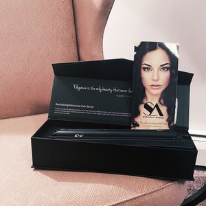 Straight Ahead 1 inch flat iron - used once!